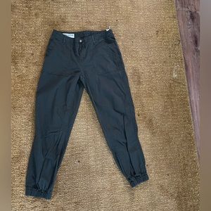 Green fitted cargo pants